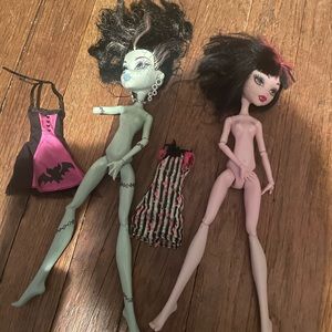 Monster High Misc Dolls Frankie Stein and Draculaura